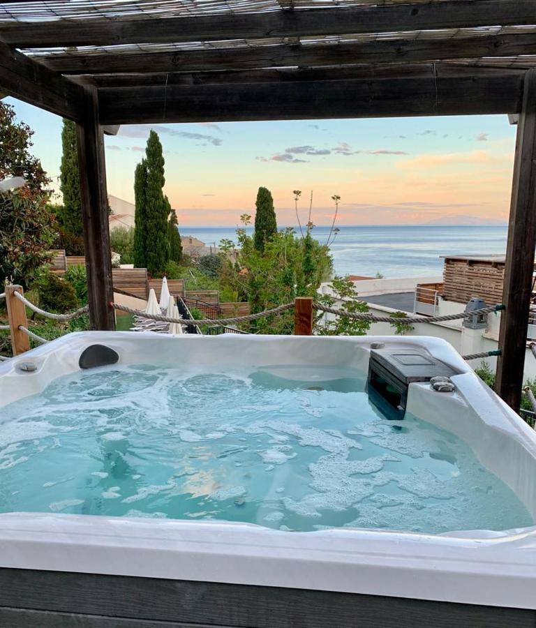 Hotel Calavita Rooftop & Spa San-Martino-di-Lota 외부 사진